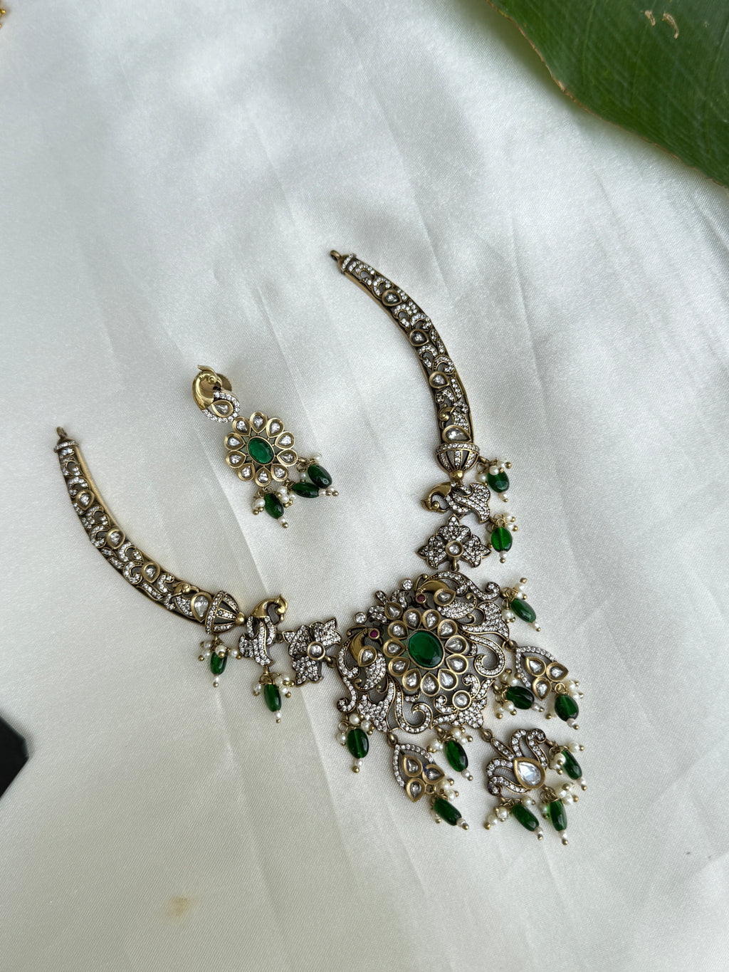 NS421 Victorian Kante with Earrings