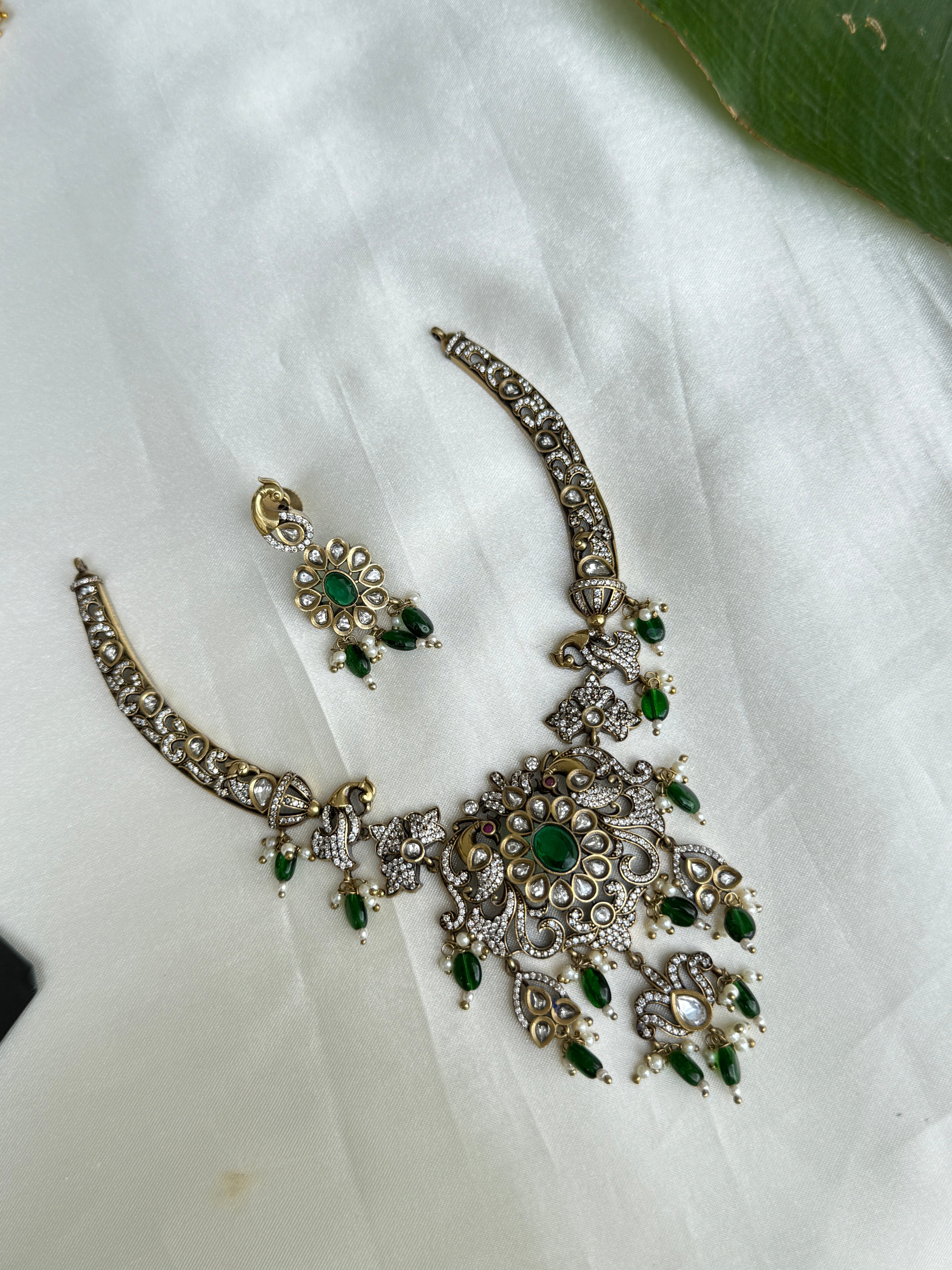 NS421 Victorian Kante with Earrings