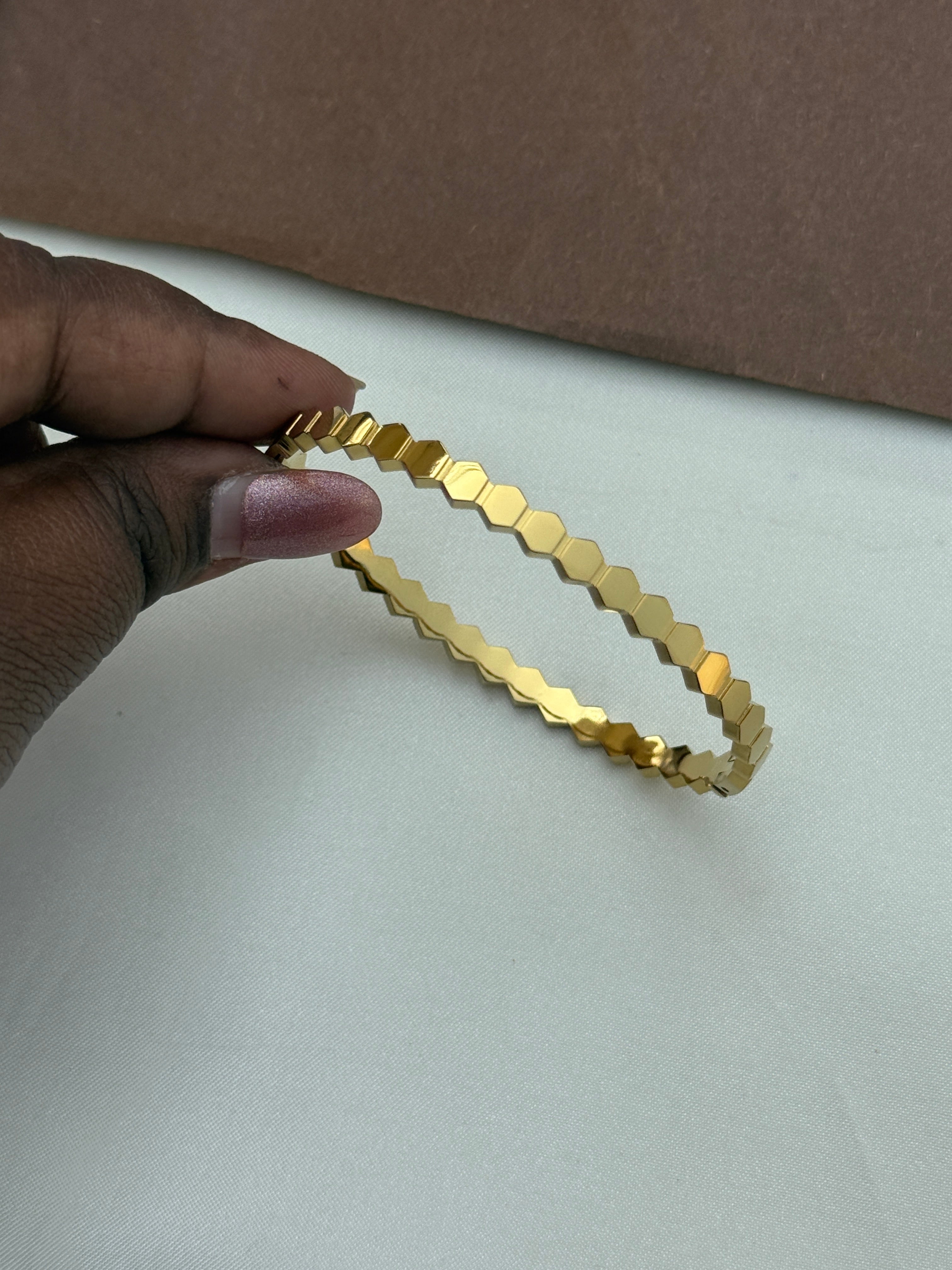 Ab058 anti tarnish bracelet