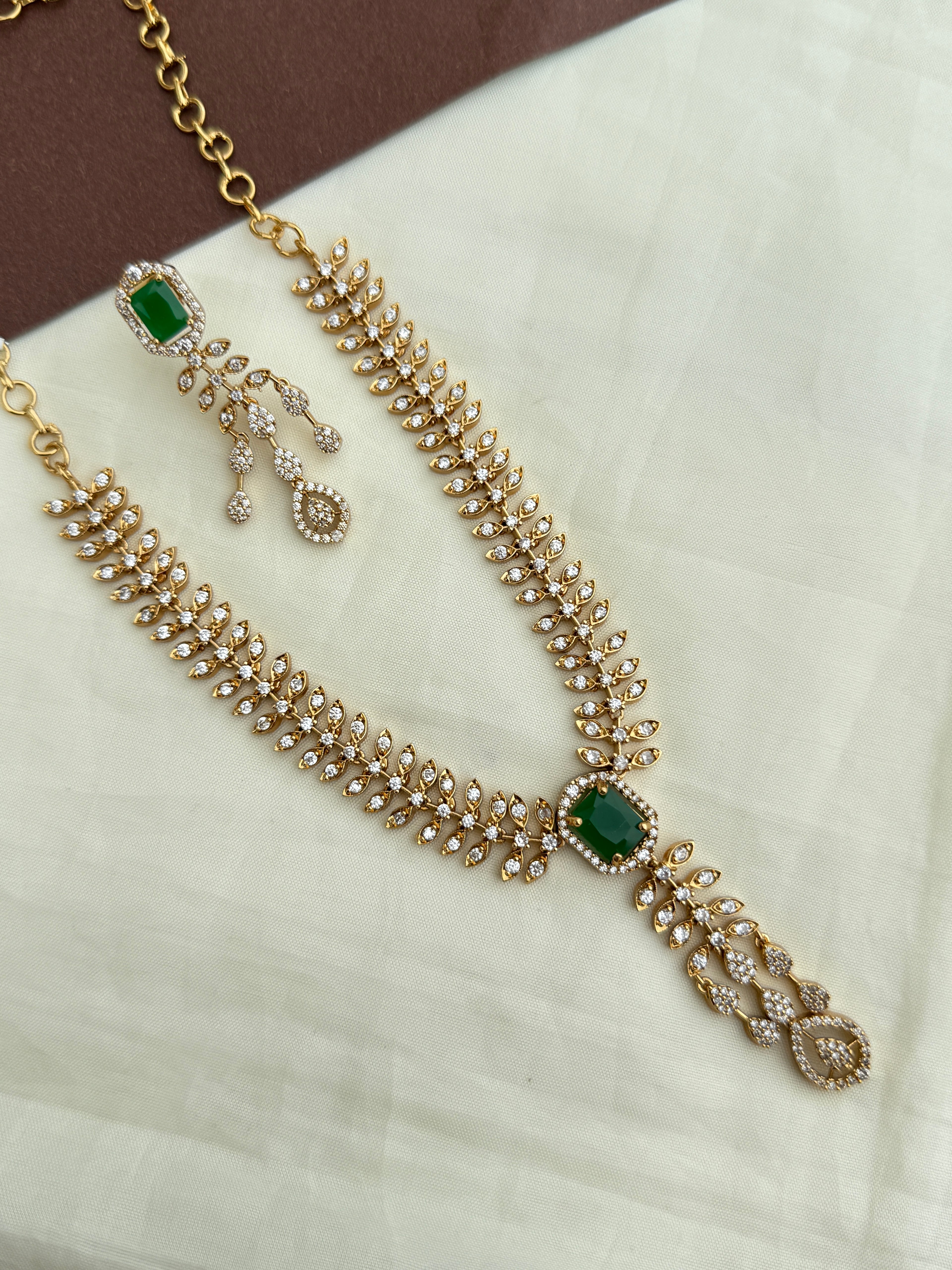 Ns282 western green stone neckset