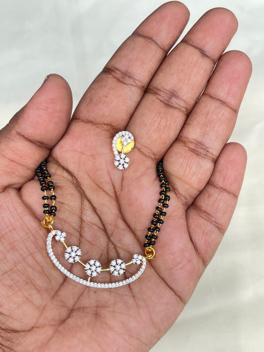 3 flower diamond locket 2 lines short blackbeads bb1622