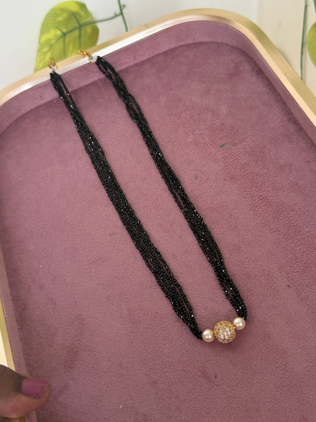Crystal beads with white ball stones 4 layers 16 inches black beads bb363