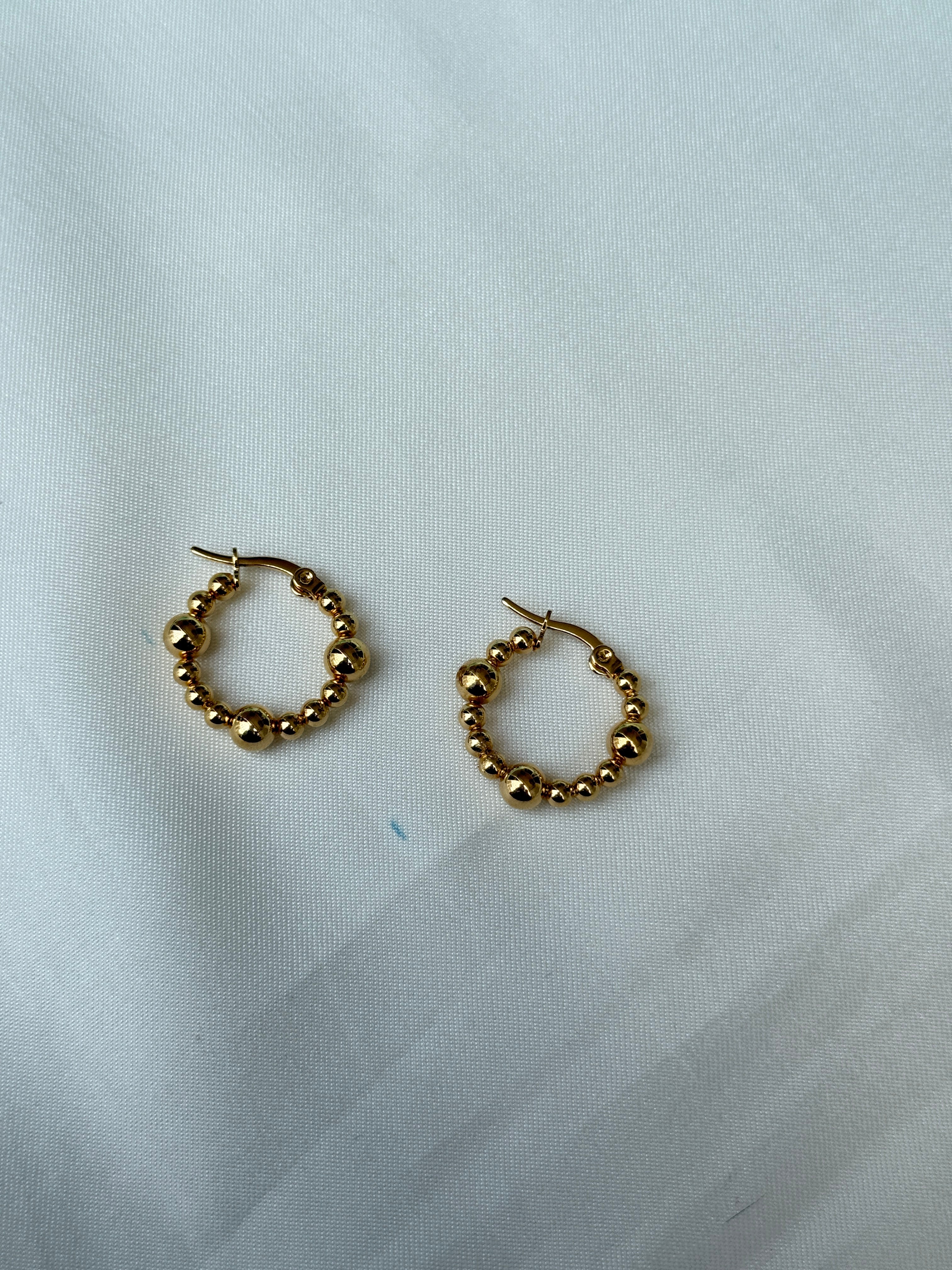 St069 anti tarnish hoops earrings