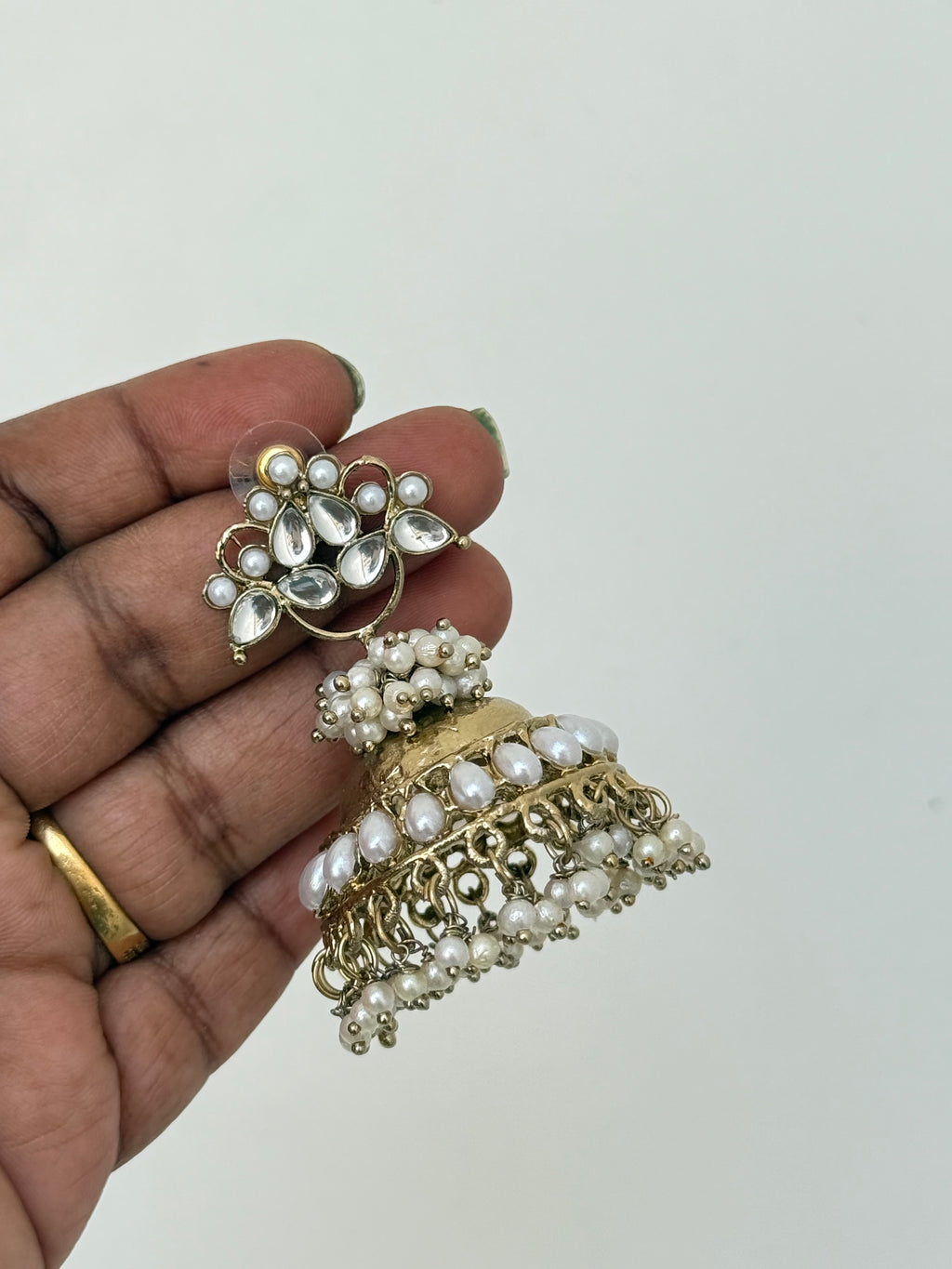 Mn002 gold pearl butta Earrings