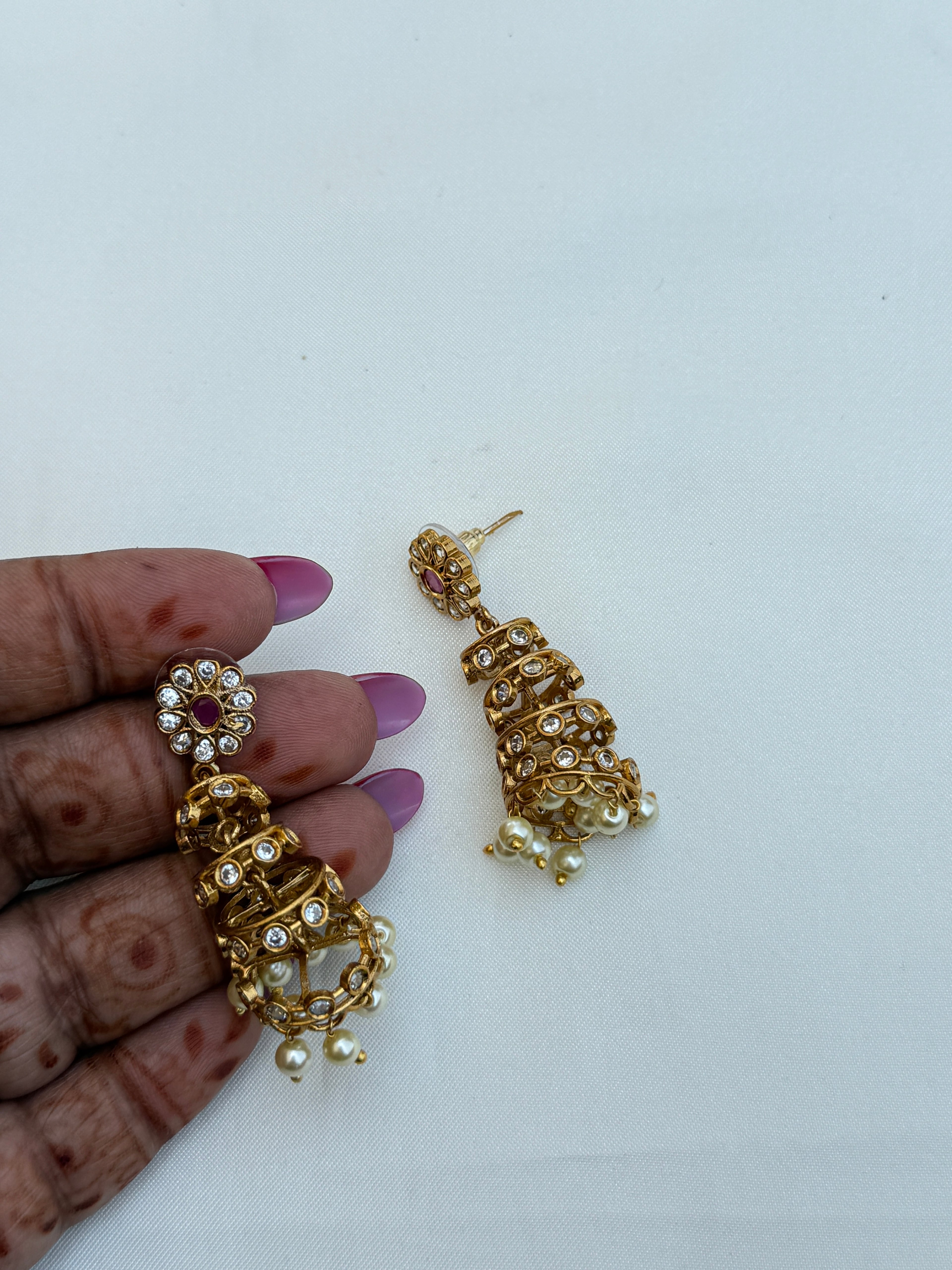Er223 spiral butta earrings with pearls