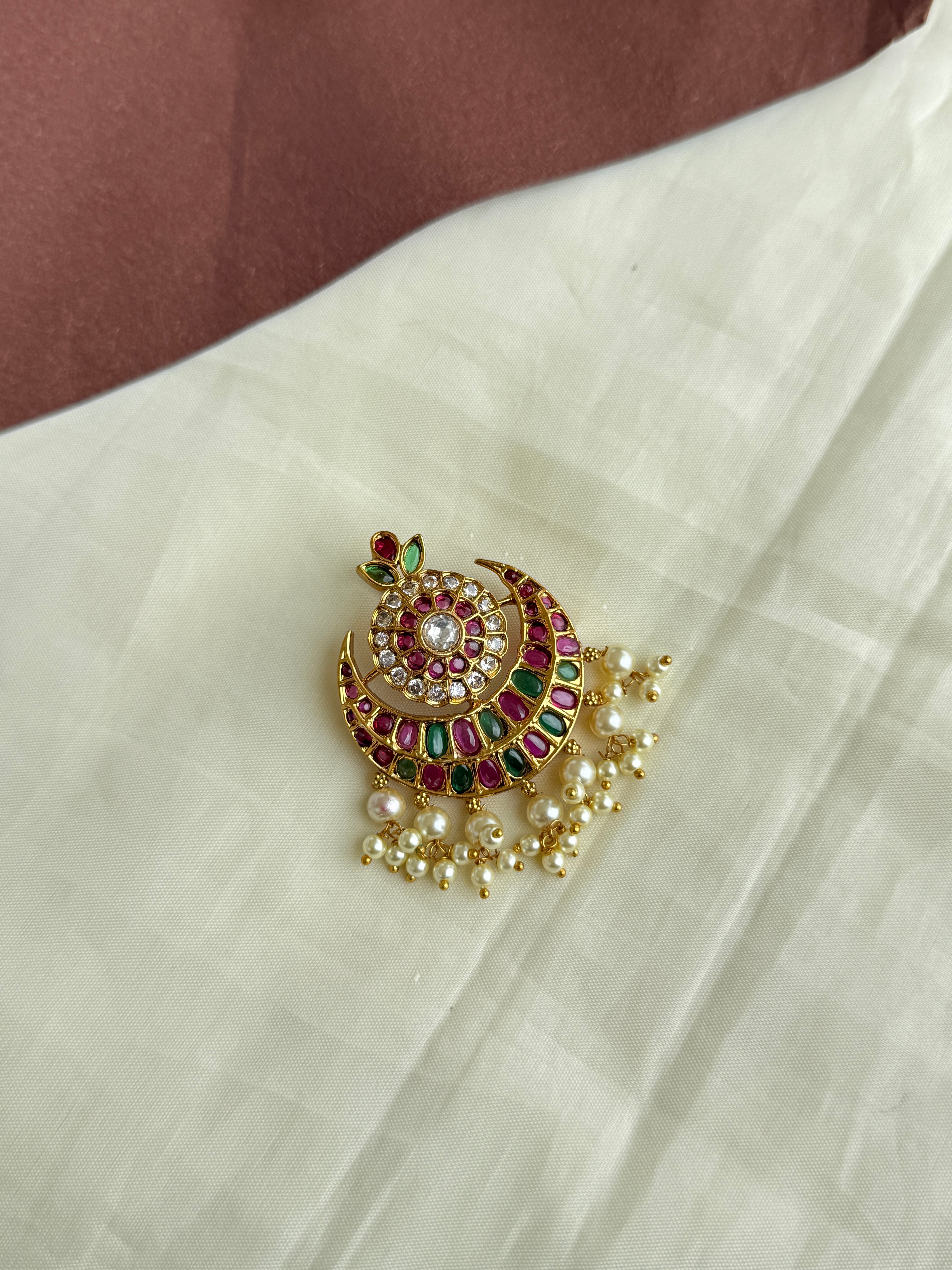 L003 kemp pearl pendant u can use this pendant for hipbelt as well