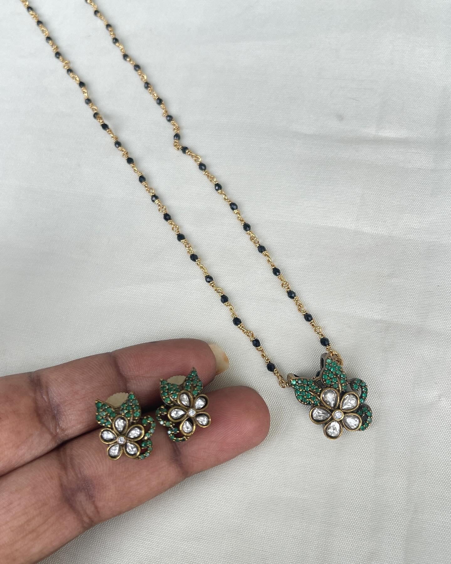 Single line blackbeads with two leaf pendant and earrings bb1706