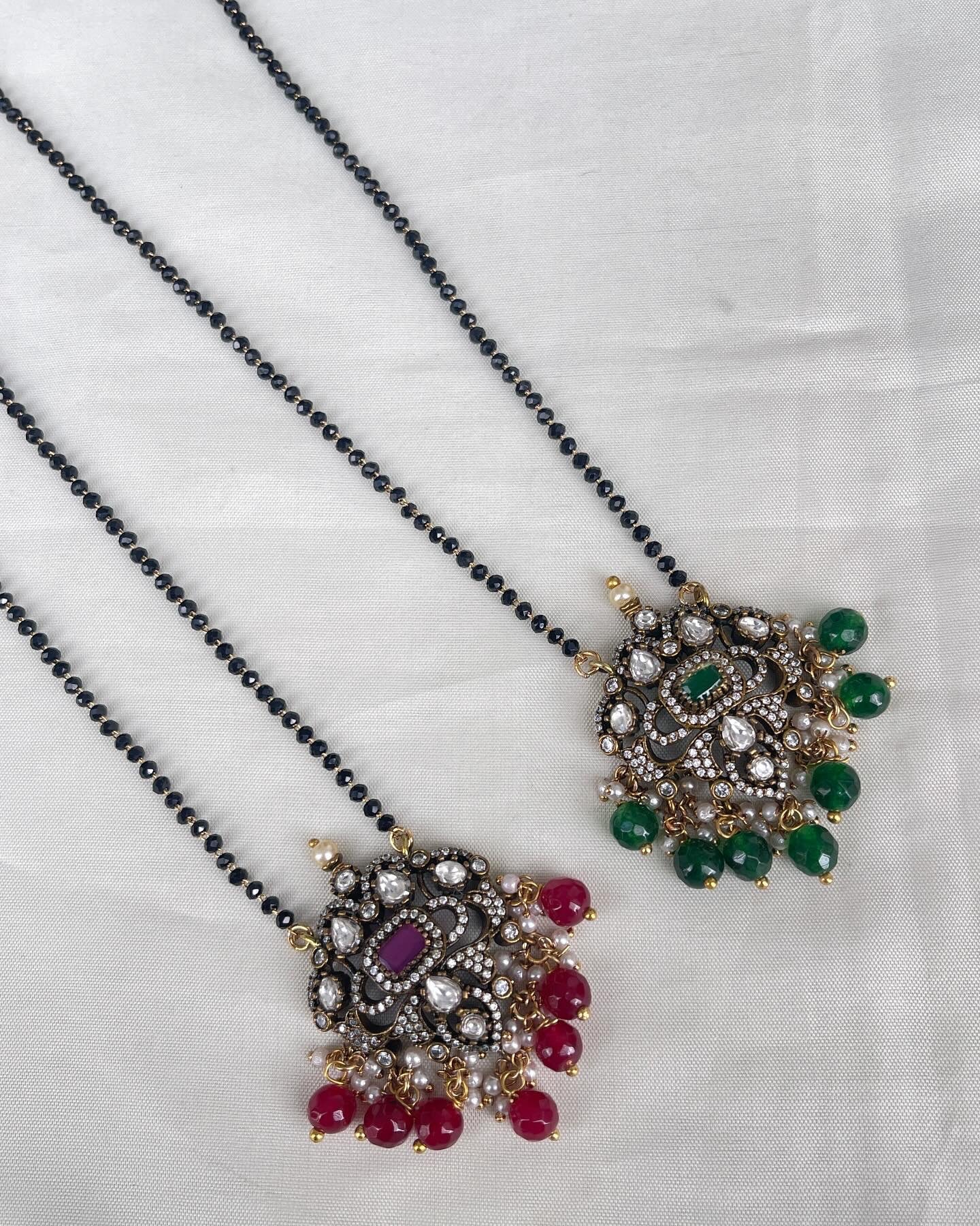 Single line blackbeads with Victorian pendant bb1708