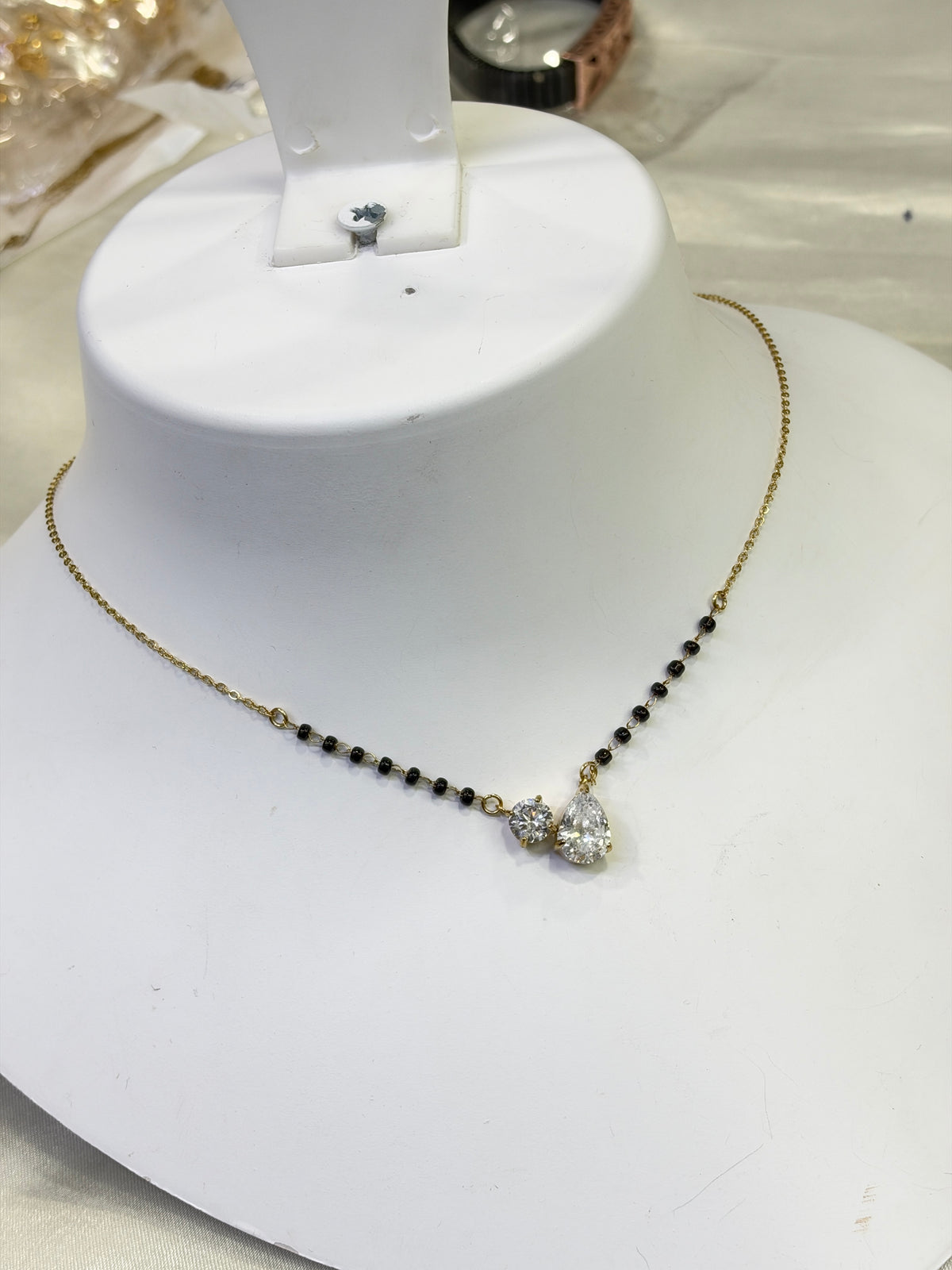 Bb470 anti tarnish 2 stones 16 to 18 inches adjustable black beads