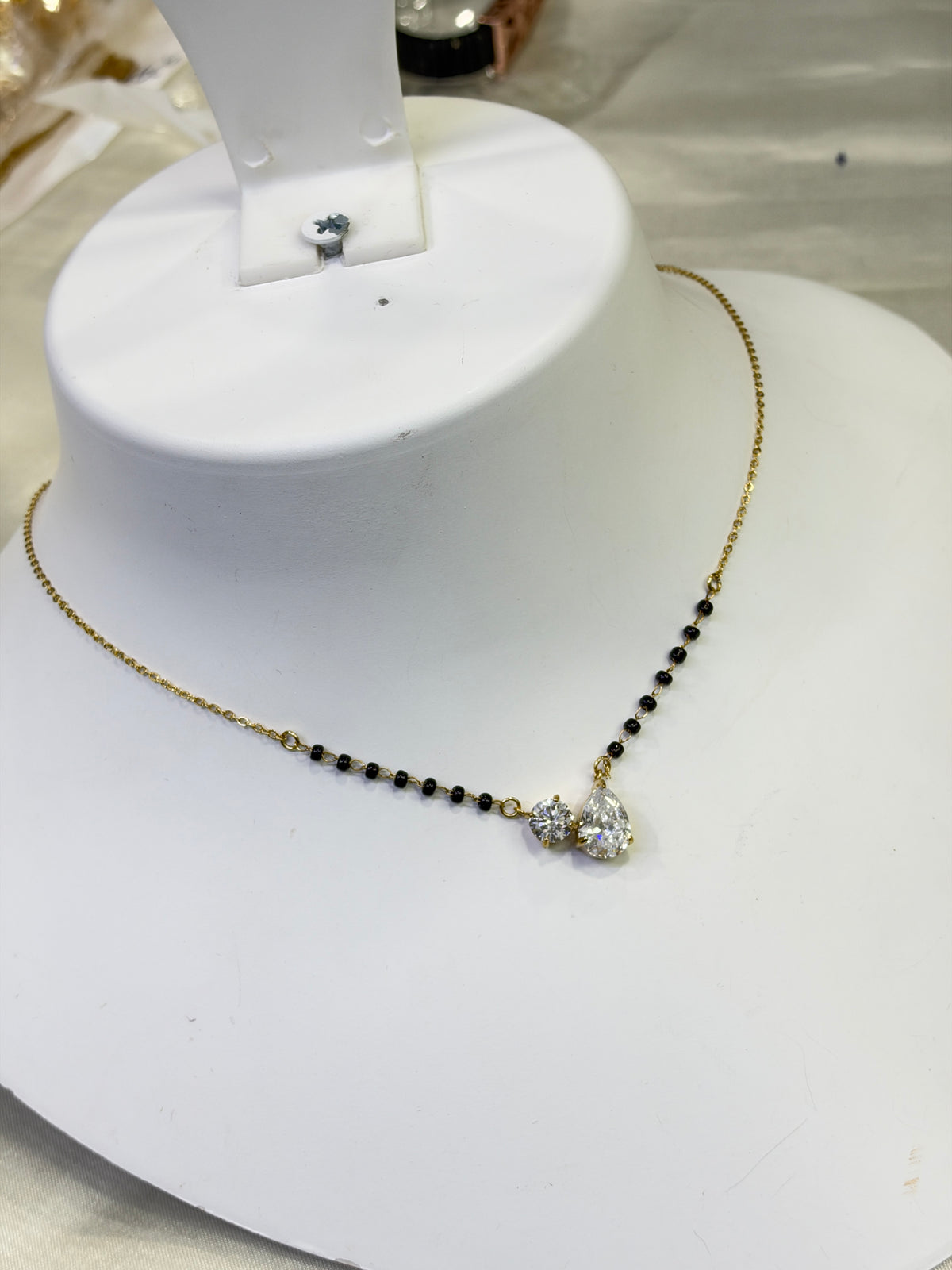 Bb470 anti tarnish 2 stones 16 to 18 inches adjustable black beads