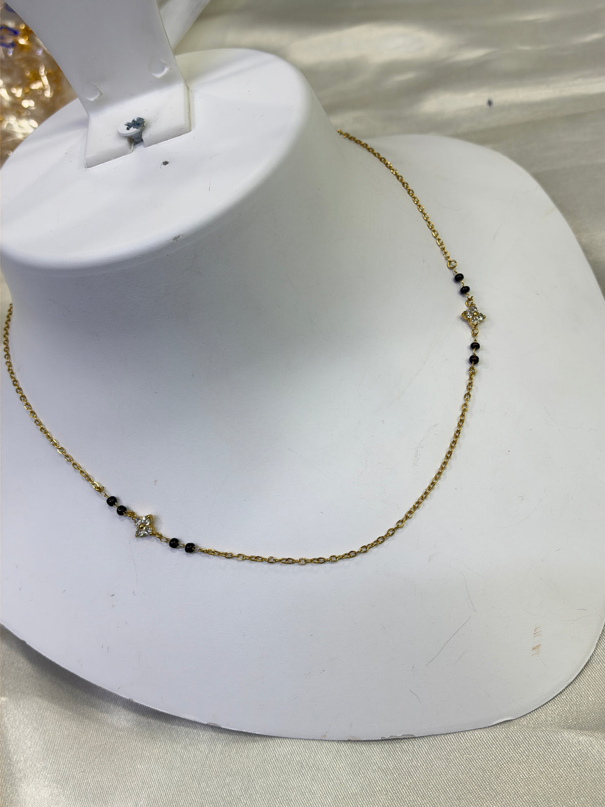 Bb474 anti tarnish said flowers pendent 16 to 18 inches adjustable black beads