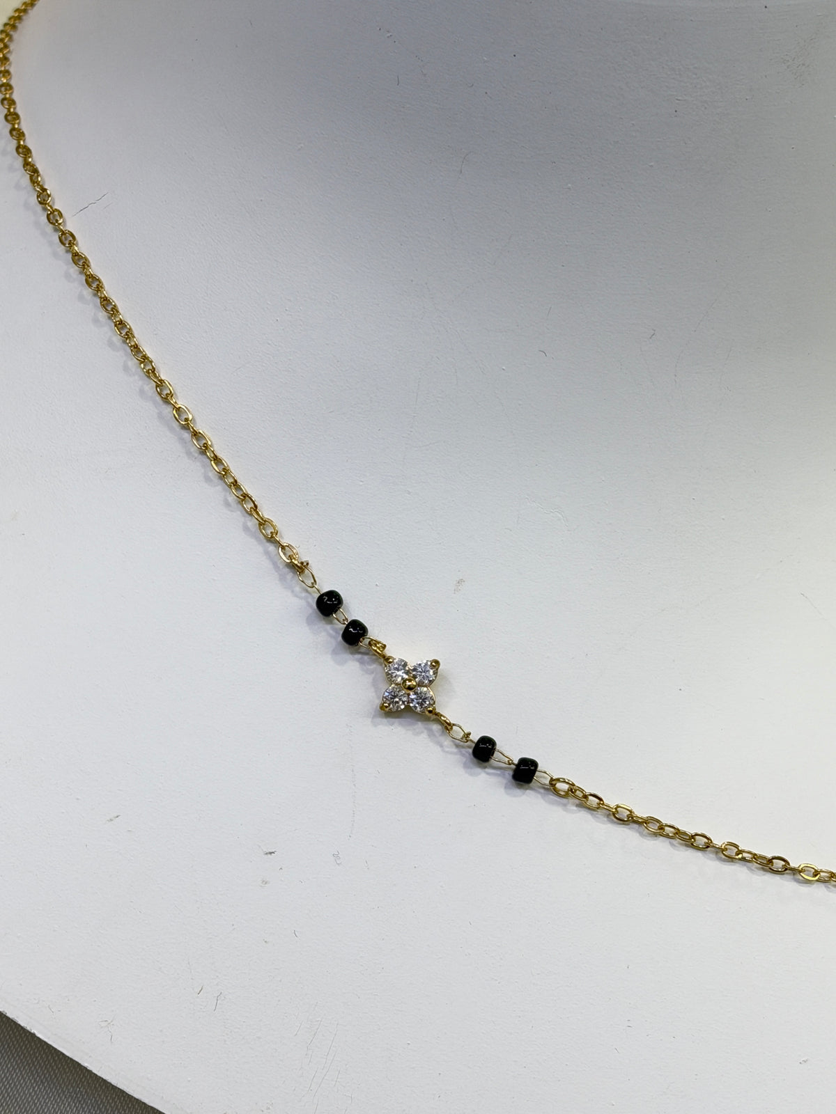 Bb474 anti tarnish said flowers pendent 16 to 18 inches adjustable black beads
