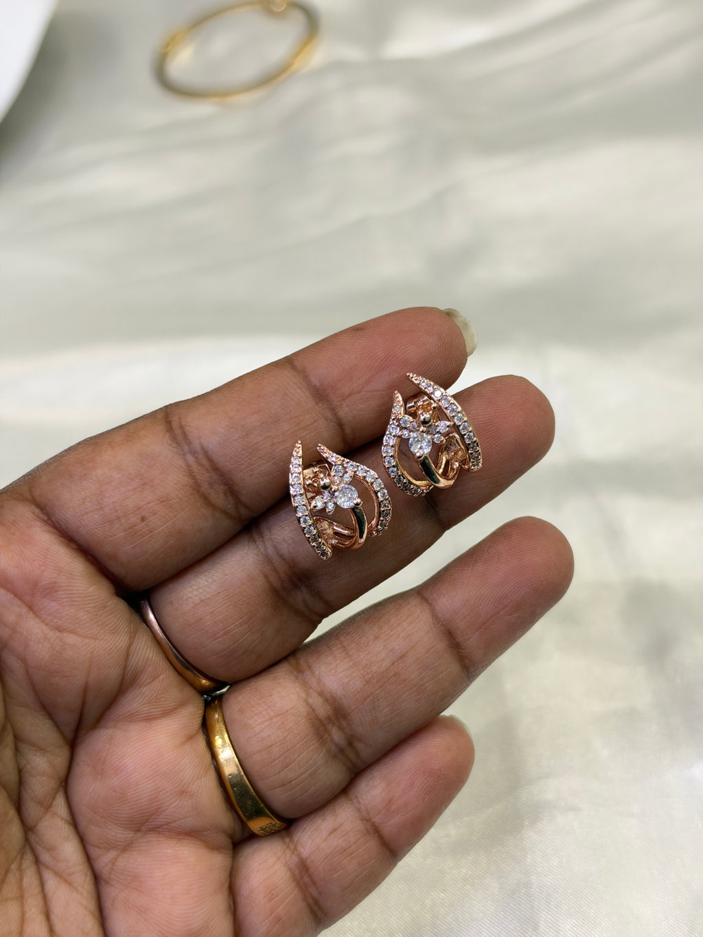 St206 butterfly rose gold stones back push stud