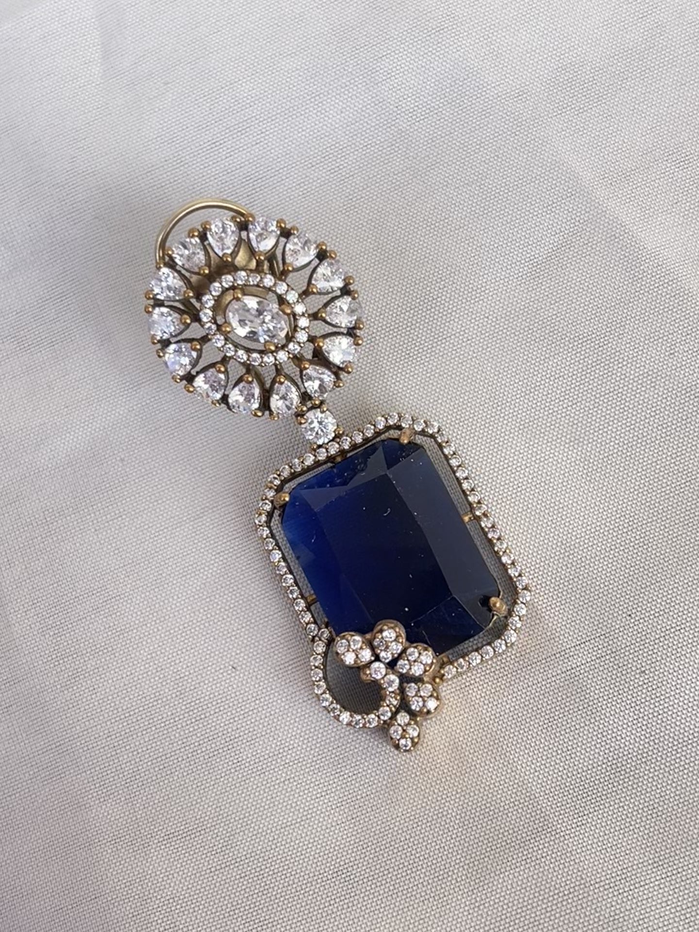 Western Diamond Finish blue earrings sen11
