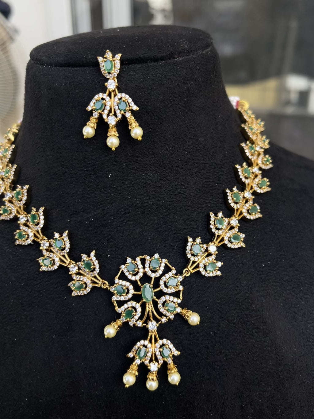 Cz round neckset