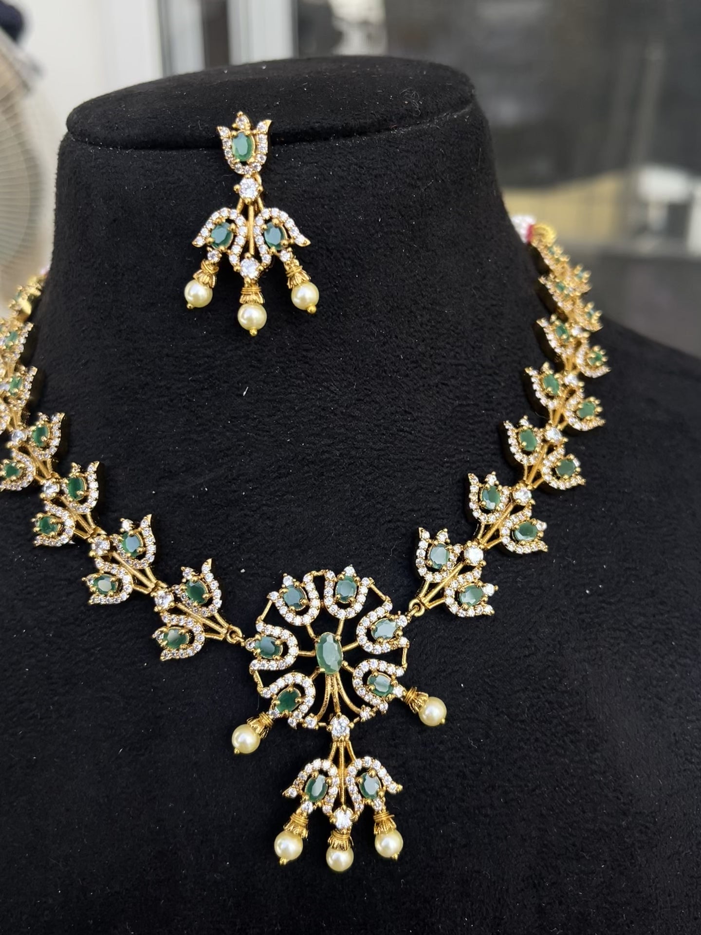 Cz round neckset