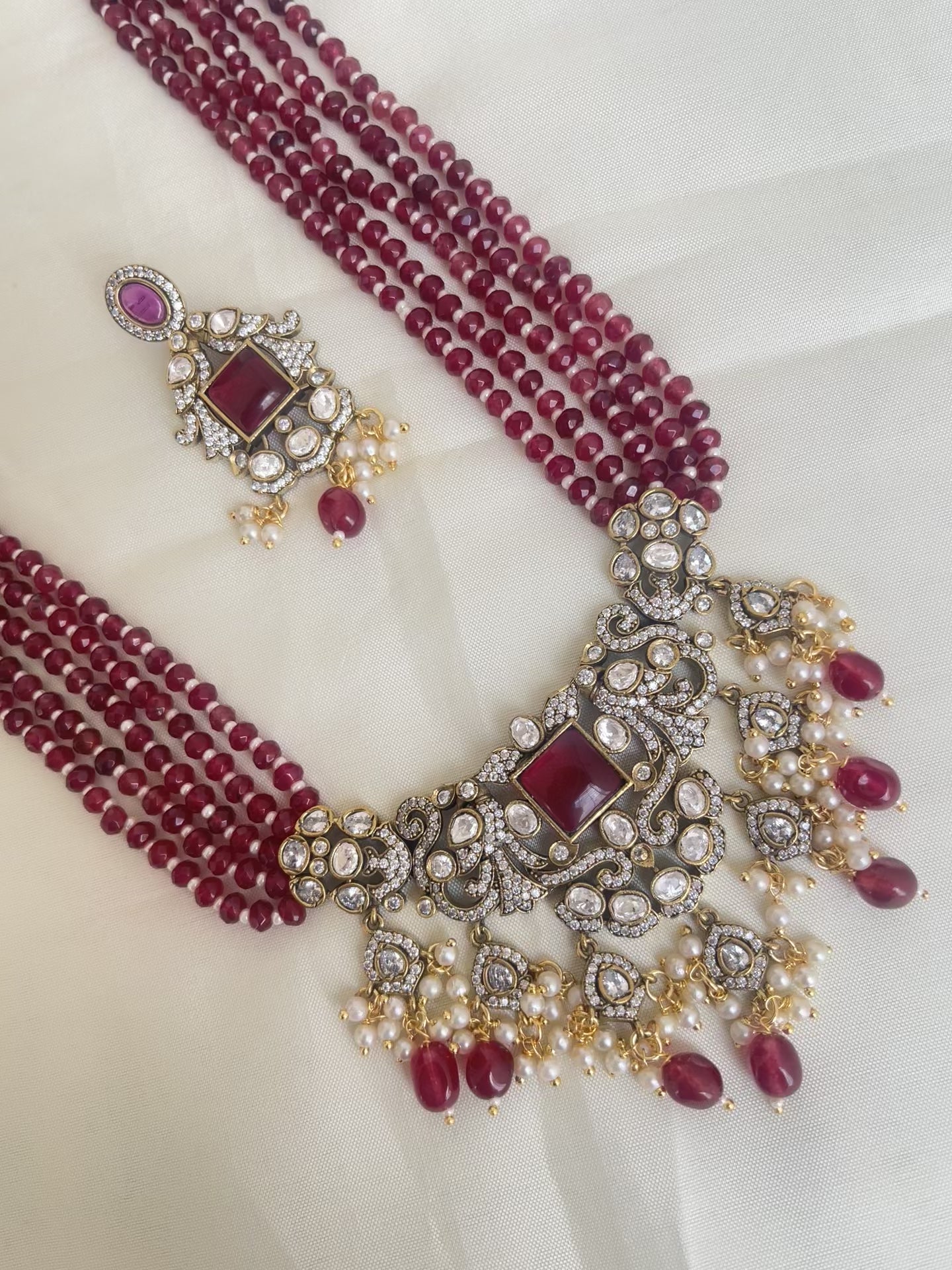5lines Victorian beads chain