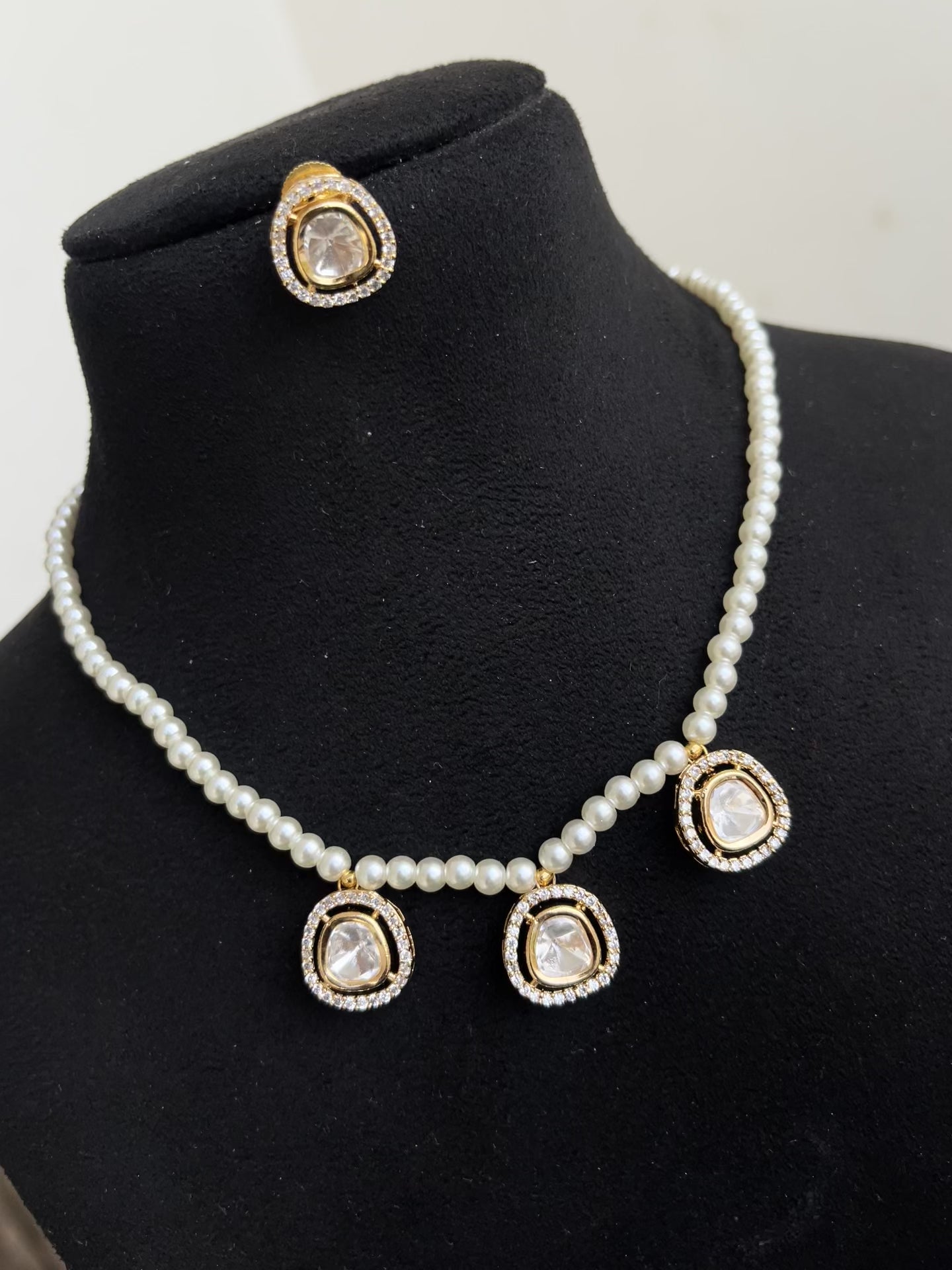 Pearl Kundan simple neckset with earrings pc006