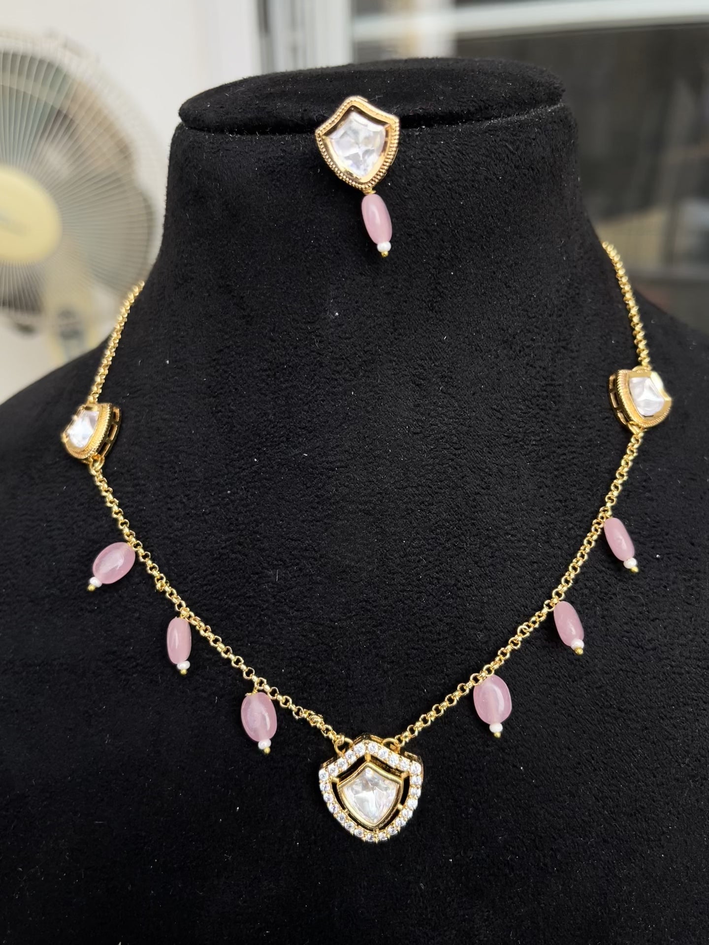 Kundan pendent and beads pc011