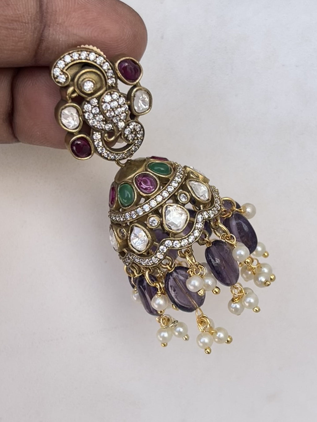 Victorian Butta earrings in Purple