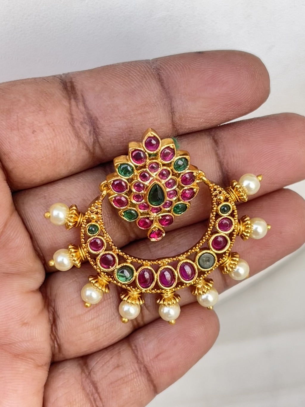 Short chandbali