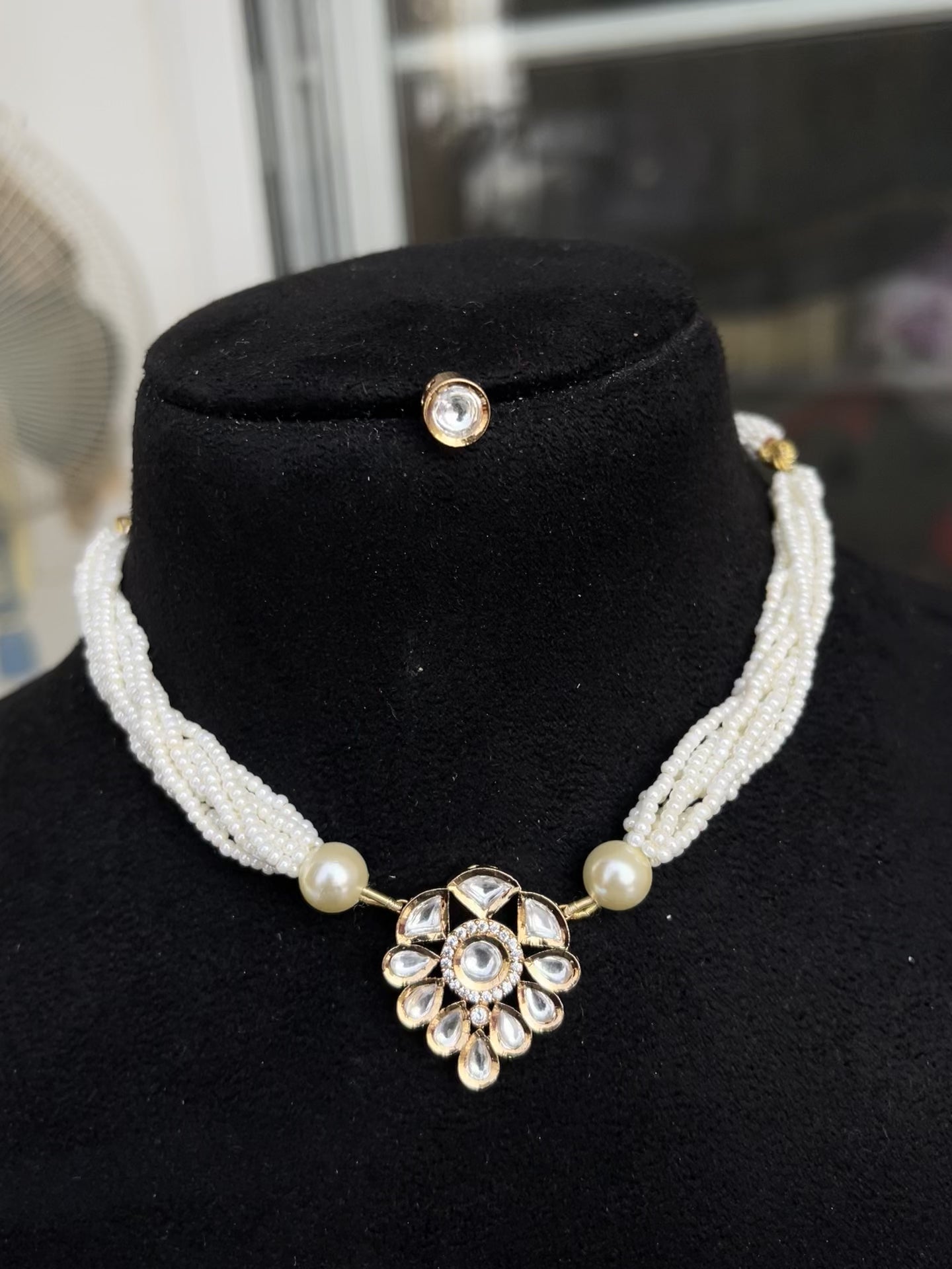 Kundan Choker Simple