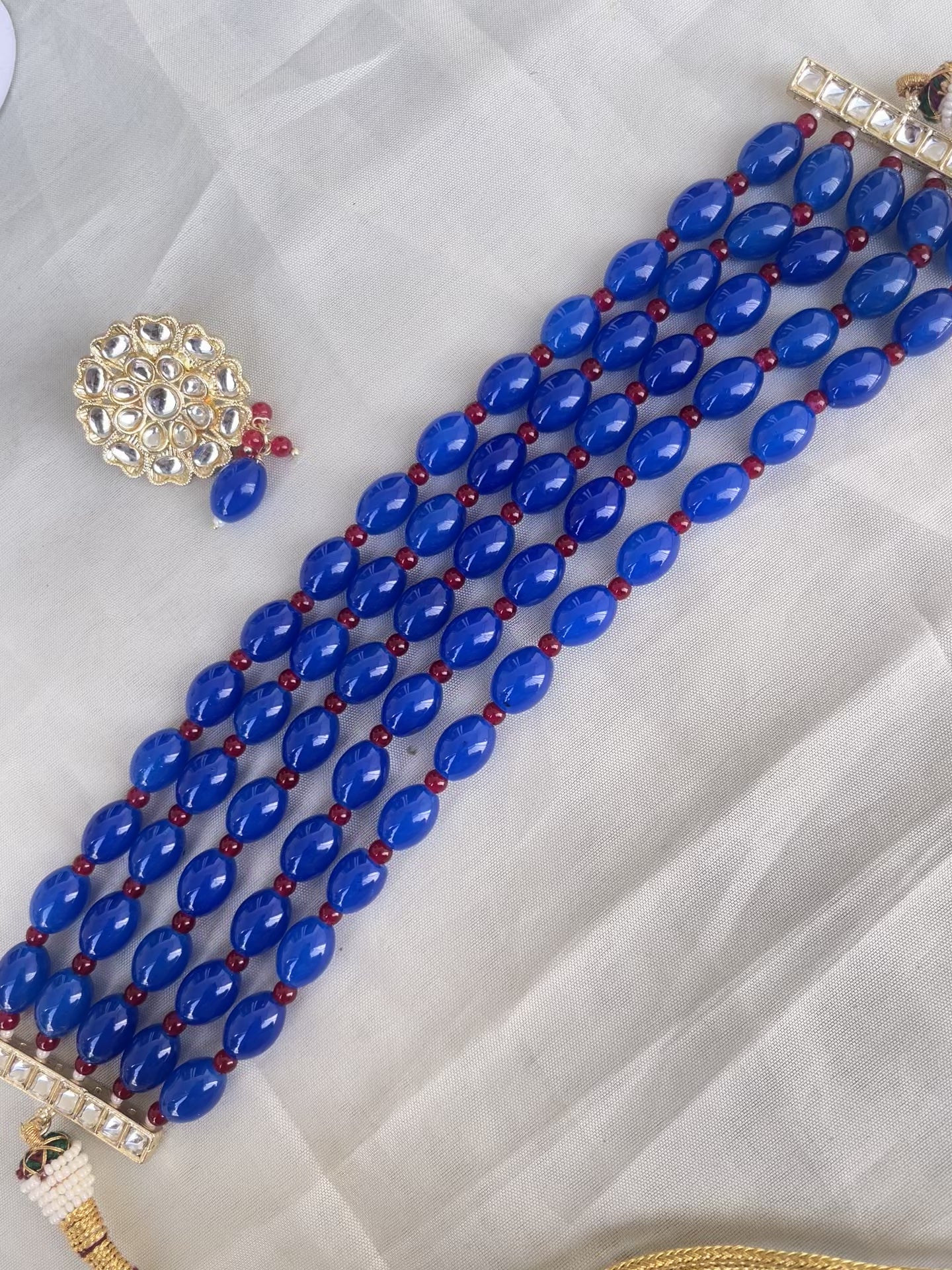 5lines beads choker