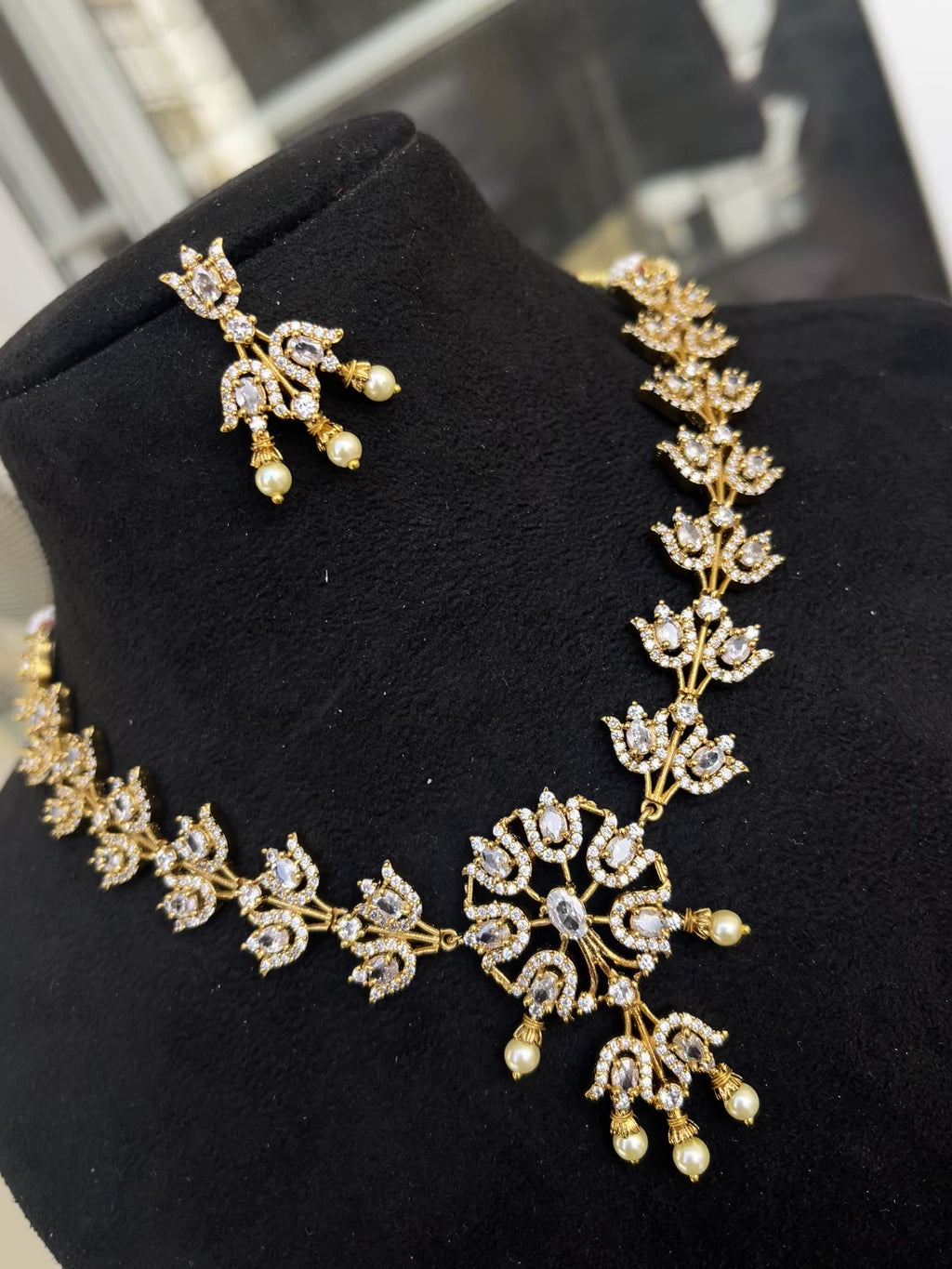 Cz round neckset
