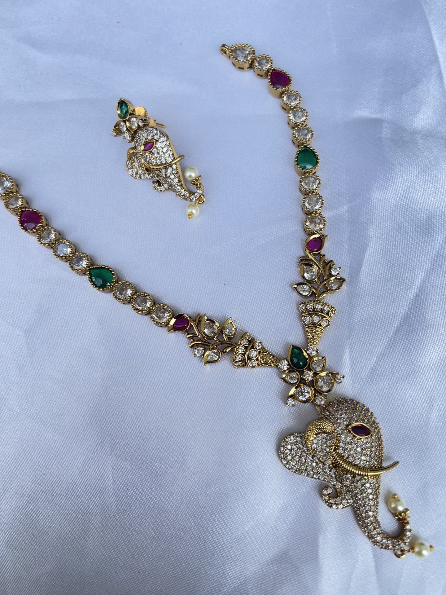 Victorian elephant neckset