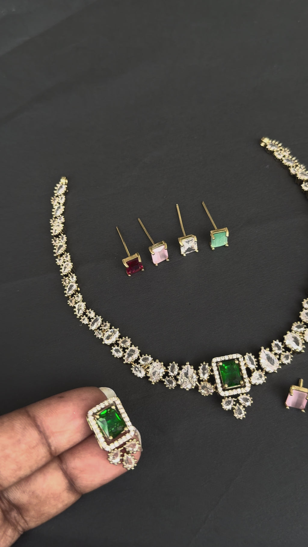 NS436 Changable neckset with uncut stones