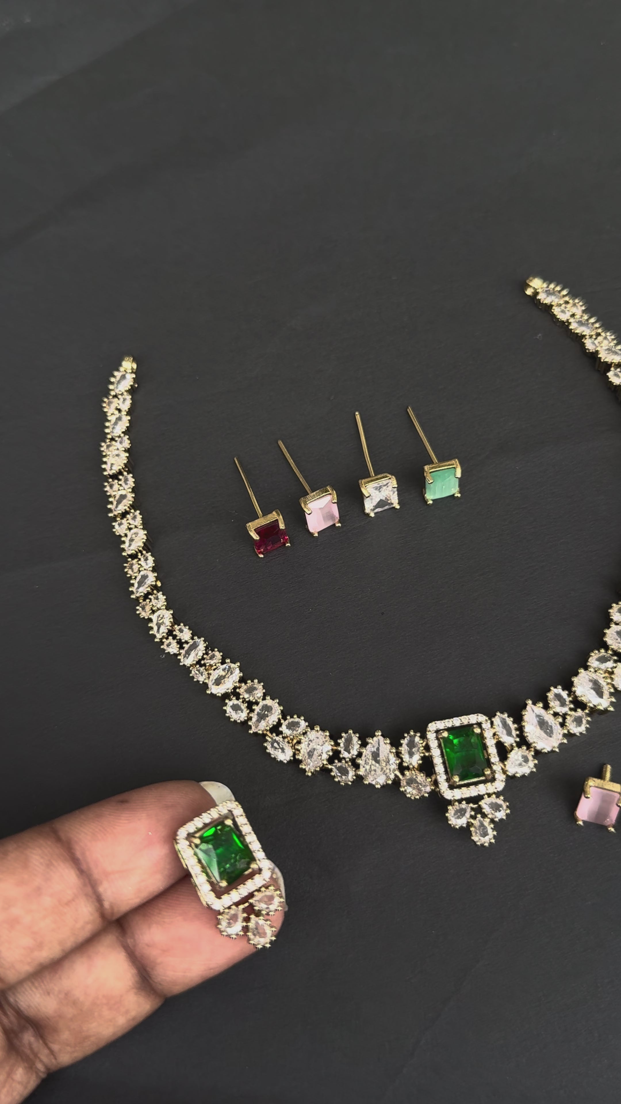 NS436 Changable neckset with uncut stones