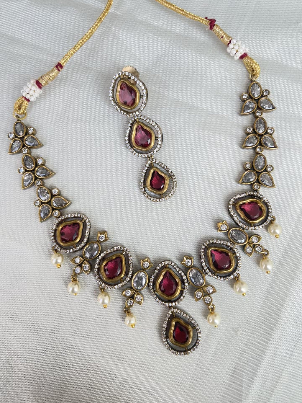 Victorian neckset