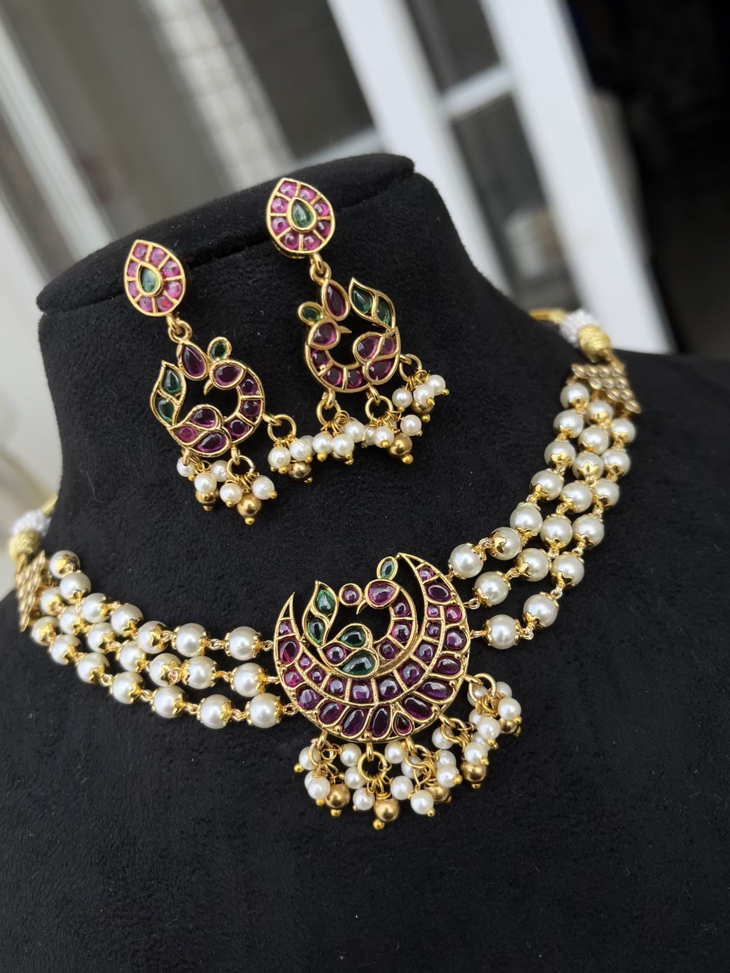 Kemp Pearl choker