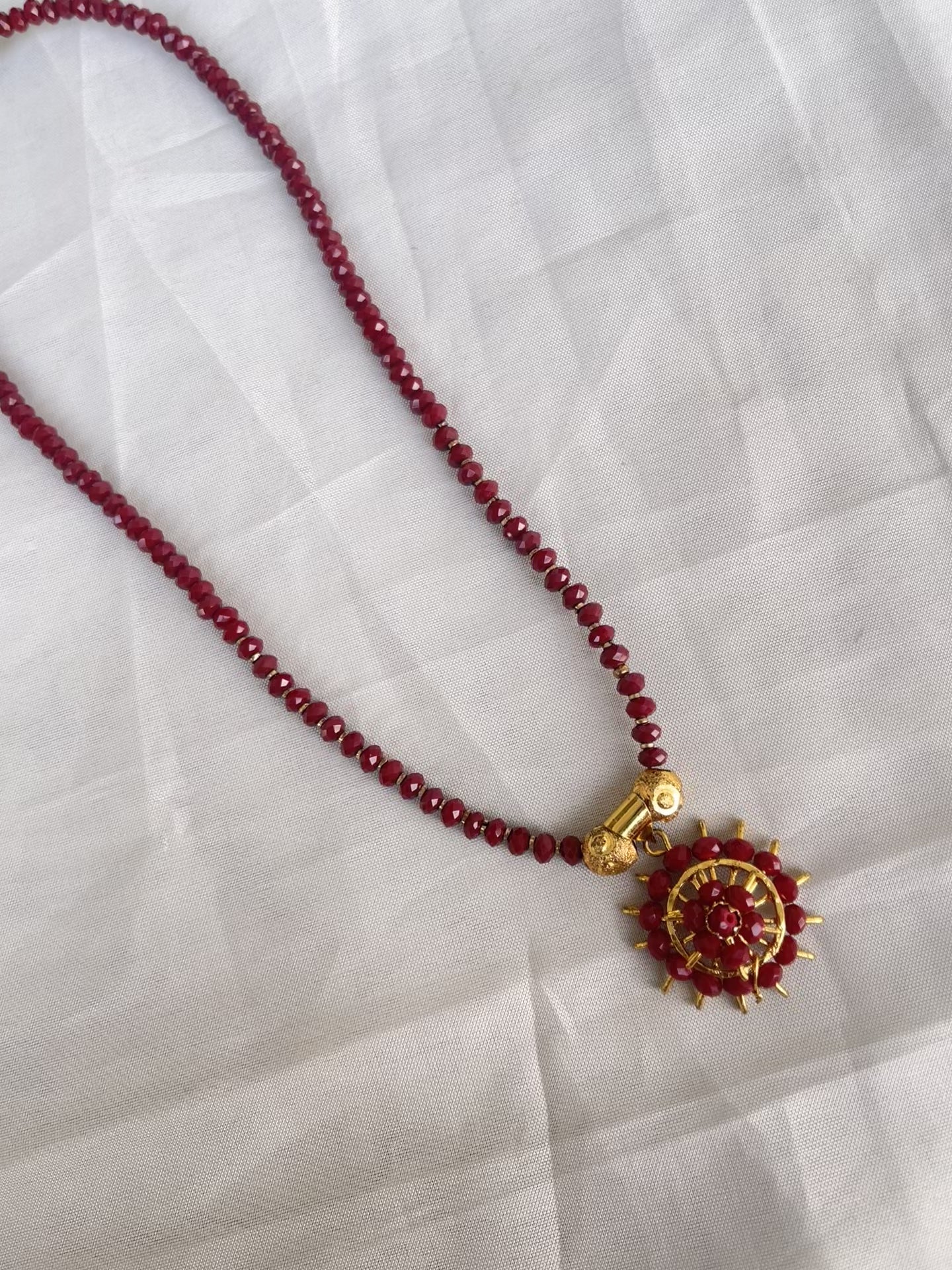 Beads short chain with pendent