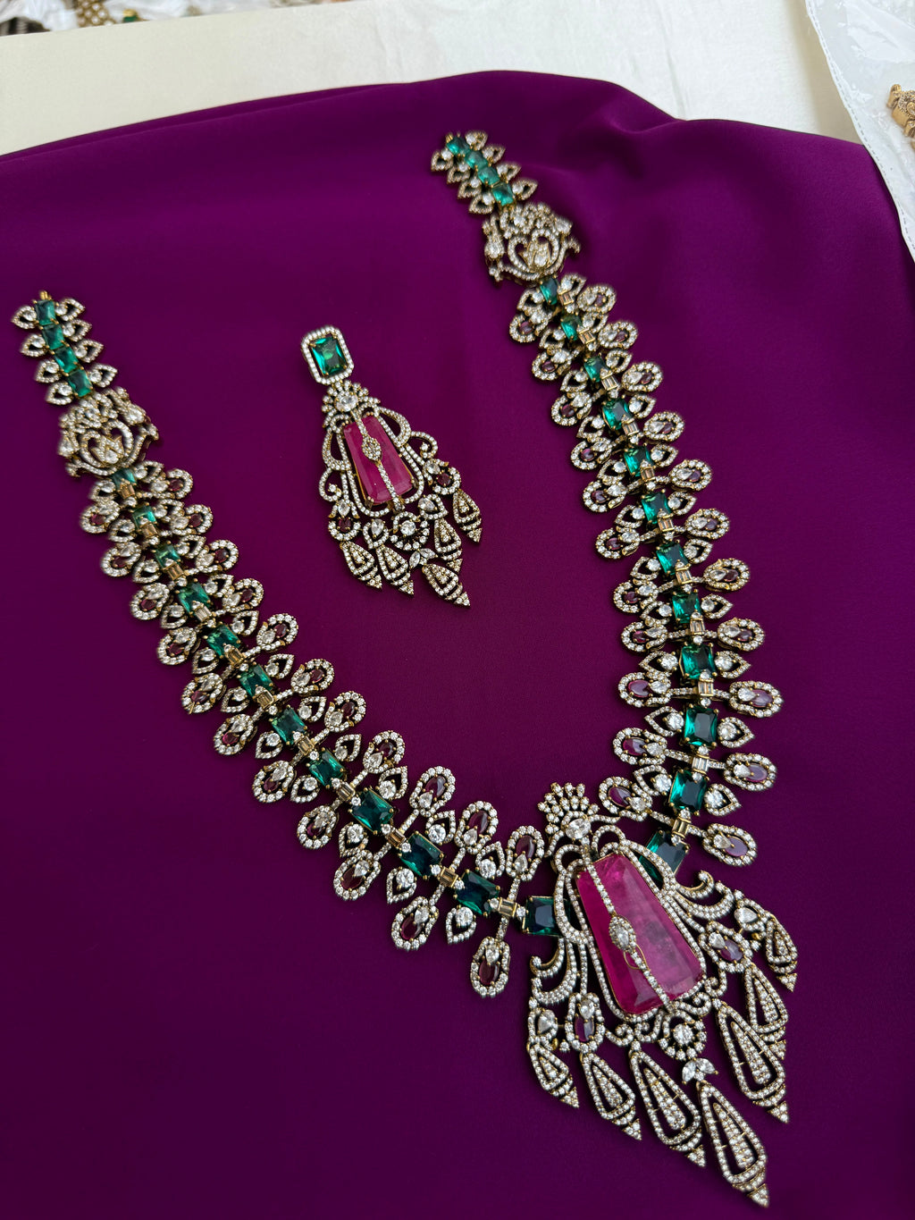 Mossanite emerald 3/4th neckset with earrings ns222