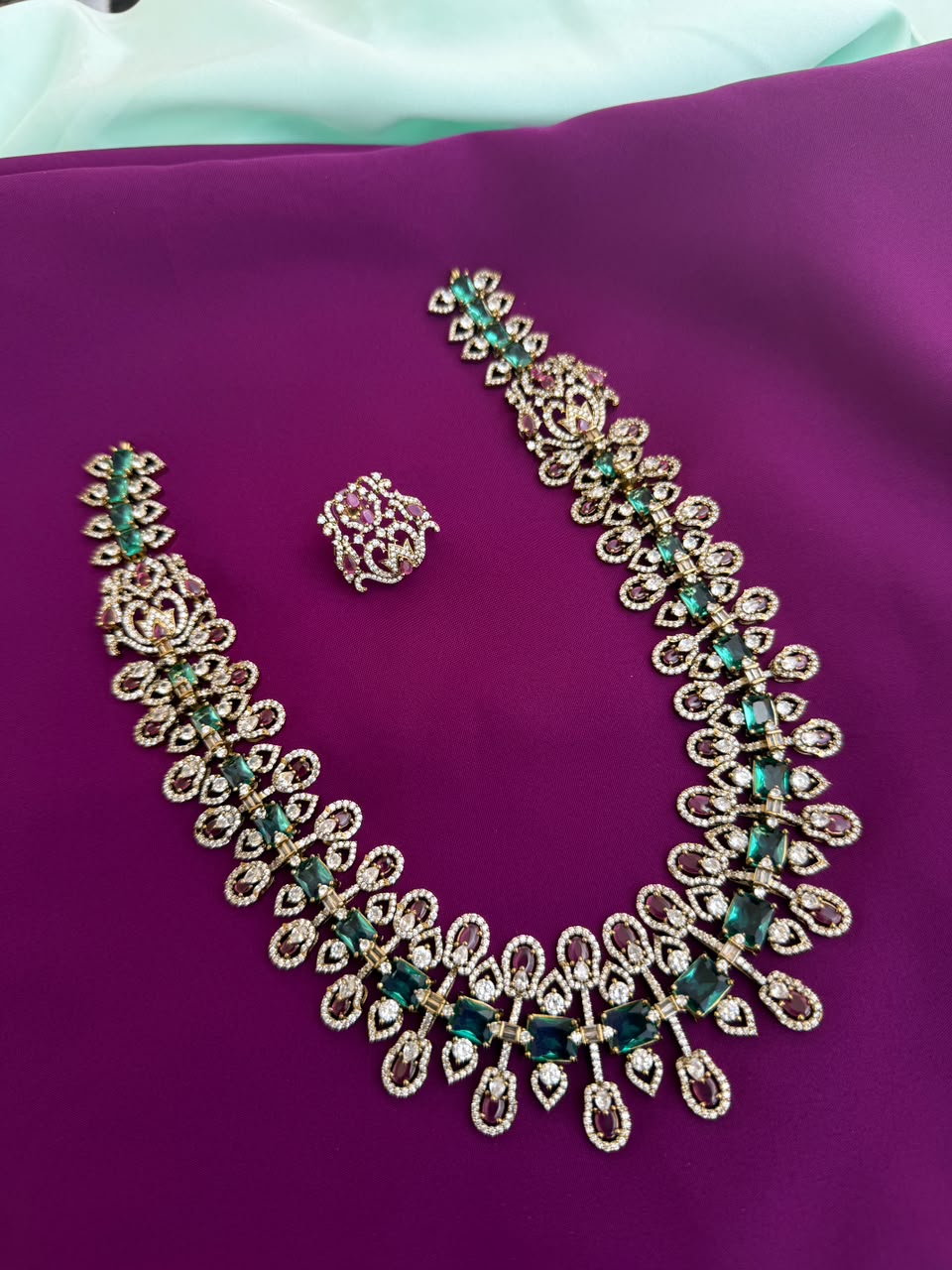 Mossanite emerald short neckset with studs ns212