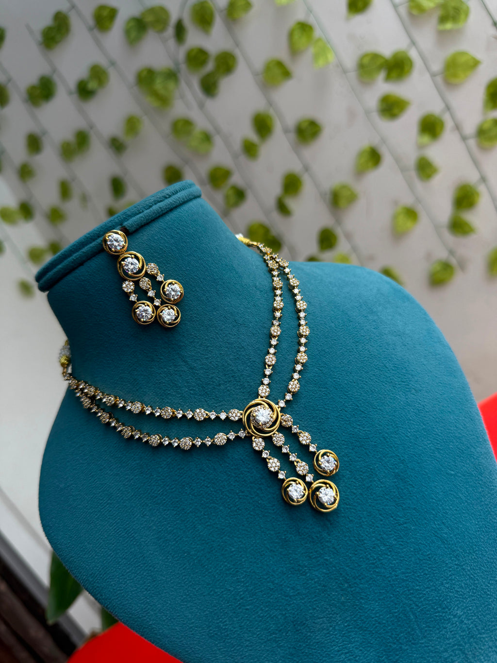 Diamond small flowers 3 hanging short neckset with earrings ns279