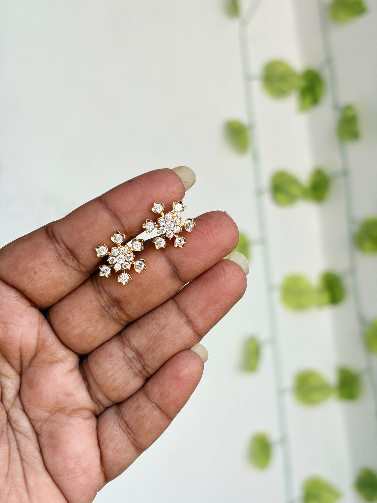 Panchaloham flower stones back crew studs ph802