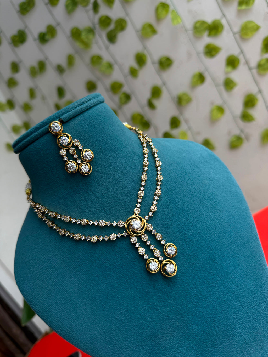 Diamond small flowers 3 hanging short neckset with earrings ns279